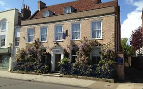 Wisteria House Lymington